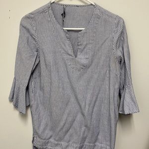 Small blue and white striped 3/4 sleeve